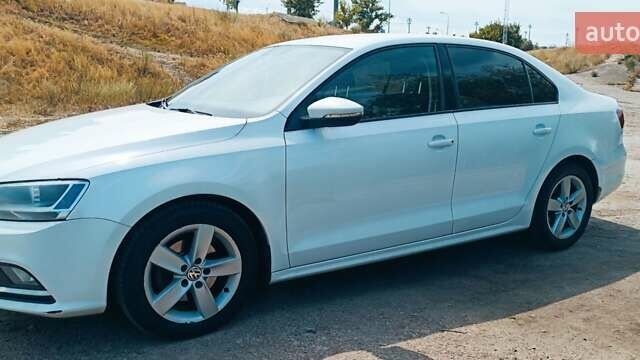 Білий Фольксваген Джетта, об'ємом двигуна 1.6 л та пробігом 301 тис. км за 9000 $, фото 6 на Automoto.ua