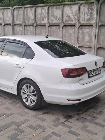 Белый Фольксваген Джетта, объемом двигателя 1.6 л и пробегом 206 тыс. км за 12000 $, фото 1 на Automoto.ua