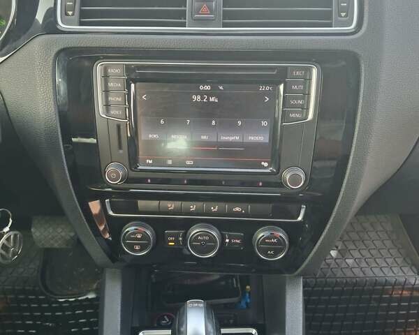 Белый Фольксваген Джетта, объемом двигателя 1.6 л и пробегом 201 тыс. км за 9800 $, фото 16 на Automoto.ua