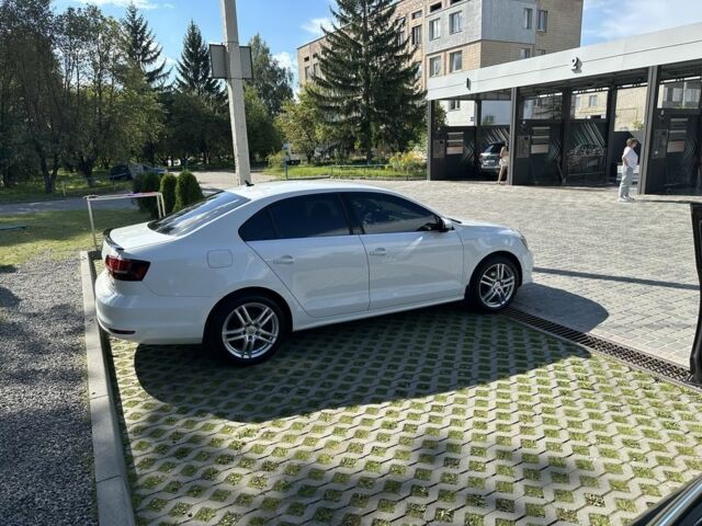 Белый Фольксваген Джетта, объемом двигателя 1.6 л и пробегом 203 тыс. км за 10000 $, фото 3 на Automoto.ua