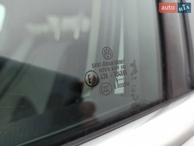 Белый Фольксваген Джетта, объемом двигателя 1.6 л и пробегом 226 тыс. км за 12500 $, фото 53 на Automoto.ua