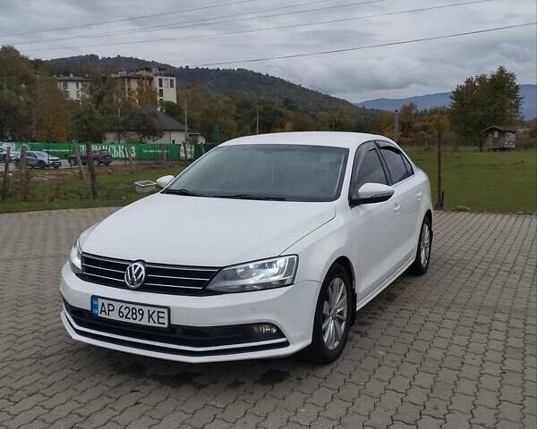 Фольксваген Джетта 2016 в Сваляве на Automoto.ua Белый Фольксваген Джетта, объемом двигателя 1.6 л и пробегом 219 тыс. км за 11300 $, фото 11 на Automoto.ua