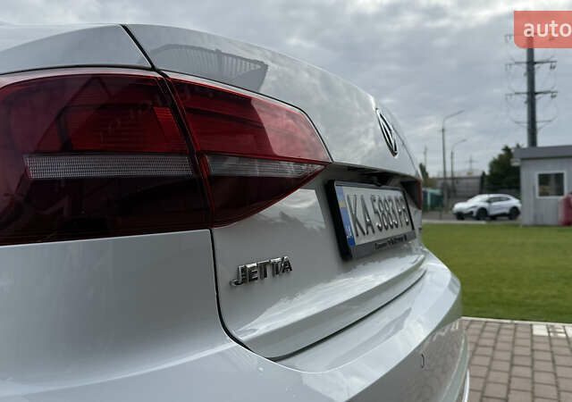 Белый Фольксваген Джетта, объемом двигателя 1.6 л и пробегом 76 тыс. км за 14800 $, фото 7 на Automoto.ua