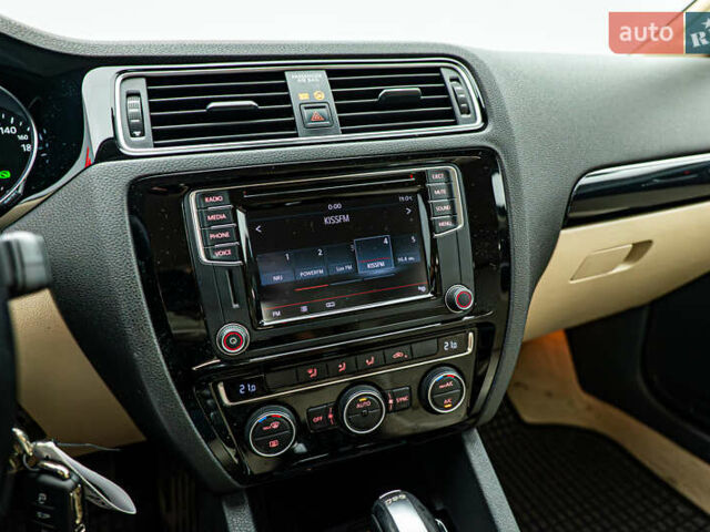 Фольксваген Джетта 2016 в Киеве на Automoto.ua Белый Фольксваген Джетта, объемом двигателя 1.6 л и пробегом 102 тыс. км за 11404 $, фото 14 на Automoto.ua