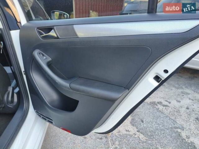 Белый Фольксваген Джетта, объемом двигателя 1.6 л и пробегом 256 тыс. км за 9700 $, фото 28 на Automoto.ua