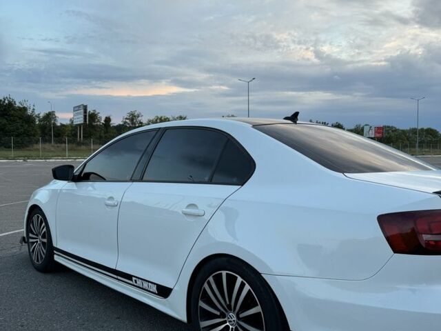 Белый Фольксваген Джетта, объемом двигателя 1.8 л и пробегом 239 тыс. км за 262 $, фото 3 на Automoto.ua