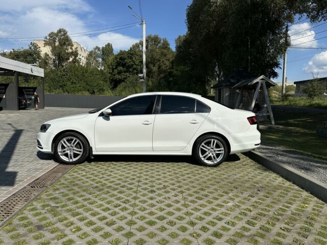 Белый Фольксваген Джетта, объемом двигателя 1.6 л и пробегом 203 тыс. км за 10000 $, фото 4 на Automoto.ua