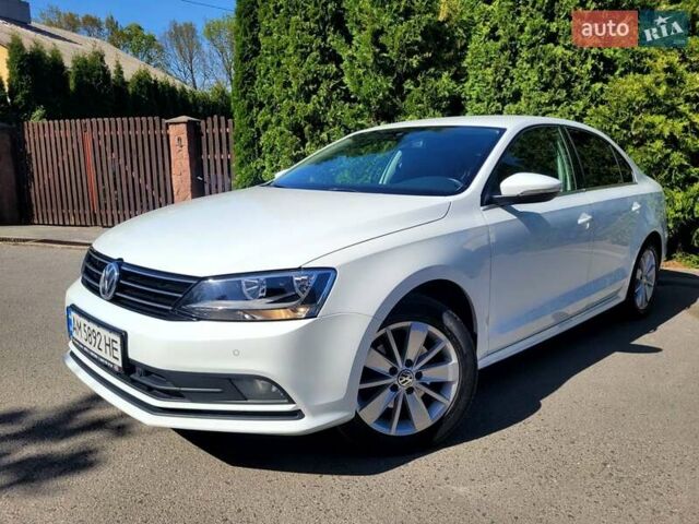 Белый Фольксваген Джетта, объемом двигателя 1.6 л и пробегом 219 тыс. км за 12500 $, фото 3 на Automoto.ua