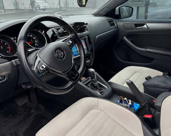 Білий Фольксваген Джетта, об'ємом двигуна 1.8 л та пробігом 103 тис. км за 13000 $, фото 12 на Automoto.ua