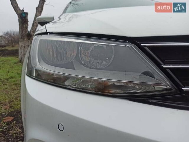 Белый Фольксваген Джетта, объемом двигателя 1.6 л и пробегом 226 тыс. км за 12500 $, фото 19 на Automoto.ua