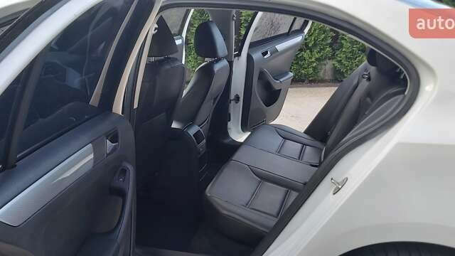 Белый Фольксваген Джетта, объемом двигателя 1.4 л и пробегом 141 тыс. км за 9500 $, фото 17 на Automoto.ua