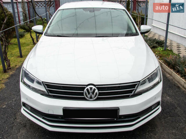 Білий Фольксваген Джетта, об'ємом двигуна 1.6 л та пробігом 157 тис. км за 13500 $, фото 1 на Automoto.ua