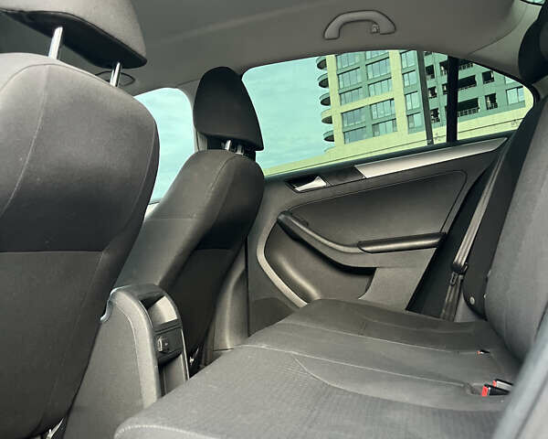 Белый Фольксваген Джетта, объемом двигателя 1.4 л и пробегом 155 тыс. км за 10300 $, фото 6 на Automoto.ua