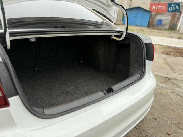 Білий Фольксваген Джетта, об'ємом двигуна 1.8 л та пробігом 184 тис. км за 10700 $, фото 29 на Automoto.ua