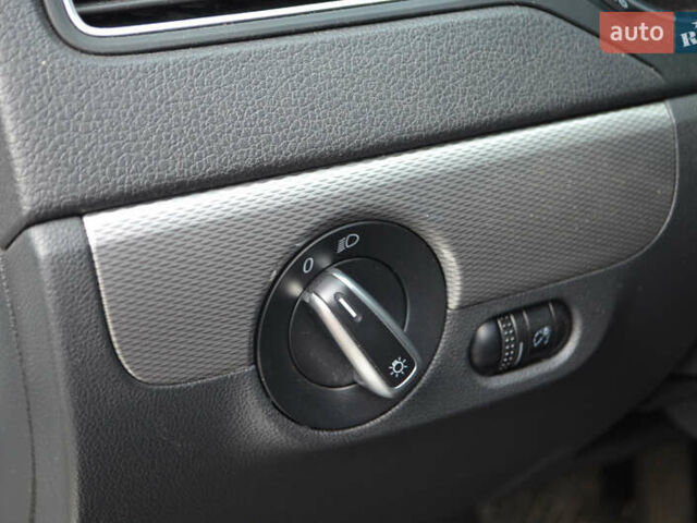 Фольксваген Джетта 2016 в Киеве на Automoto.ua Белый Фольксваген Джетта, объемом двигателя 1.39 л и пробегом 118 тыс. км за 11200 $, фото 22 на Automoto.ua