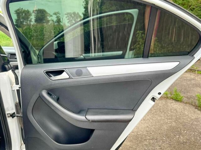 Белый Фольксваген Джетта, объемом двигателя 1.6 л и пробегом 240 тыс. км за 9800 $, фото 15 на Automoto.ua