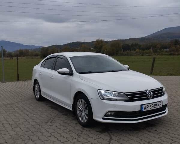 Фольксваген Джетта 2016 в Сваляве на Automoto.ua Белый Фольксваген Джетта, объемом двигателя 1.6 л и пробегом 219 тыс. км за 11300 $, фото 31 на Automoto.ua