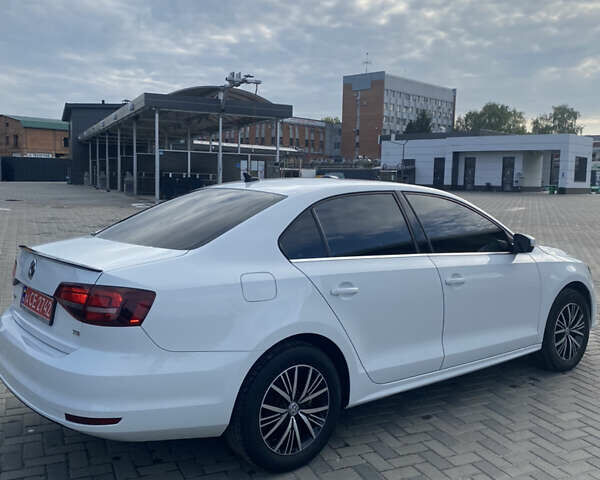 Фольксваген Джетта 2016 в Полтаве на Automoto.ua Белый Фольксваген Джетта, объемом двигателя 1.8 л и пробегом 280 тыс. км за 12000 $, фото 5 на Automoto.ua