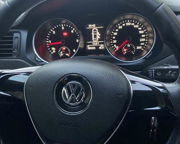 Белый Фольксваген Джетта, объемом двигателя 1.6 л и пробегом 180 тыс. км за 10600 $, фото 6 на Automoto.ua