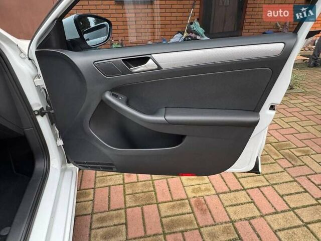 Білий Фольксваген Джетта, об'ємом двигуна 1.6 л та пробігом 99 тис. км за 11800 $, фото 25 на Automoto.ua