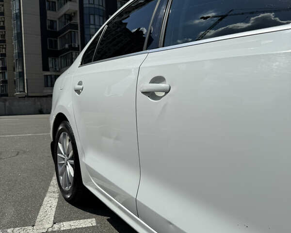 Білий Фольксваген Джетта, об'ємом двигуна 1.6 л та пробігом 173 тис. км за 11000 $, фото 7 на Automoto.ua