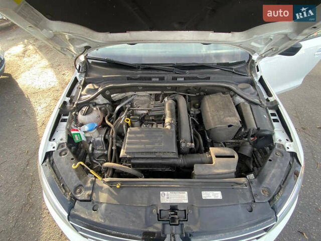 Білий Фольксваген Джетта, об'ємом двигуна 1.4 л та пробігом 140 тис. км за 10899 $, фото 22 на Automoto.ua