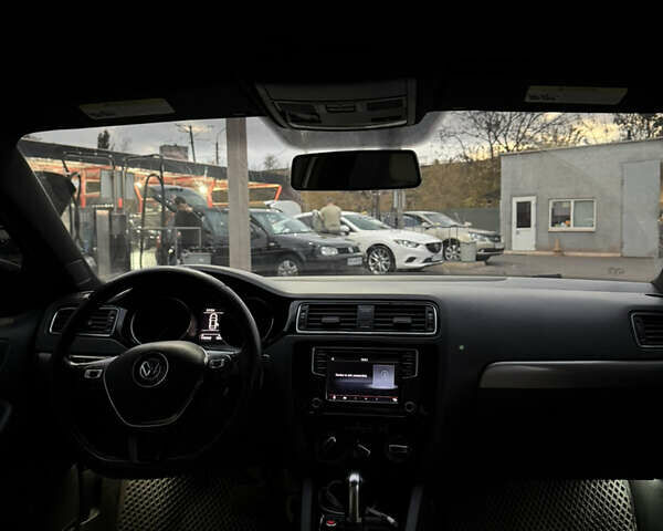 Фольксваген Джетта 2016 в Кривом Роге на Automoto.ua Белый Фольксваген Джетта, объемом двигателя 1.8 л и пробегом 110 тыс. км за 5500 $, фото 23 на Automoto.ua