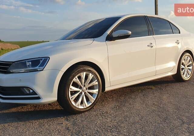 Белый Фольксваген Джетта, объемом двигателя 1.6 л и пробегом 150 тыс. км за 12500 $, фото 25 на Automoto.ua