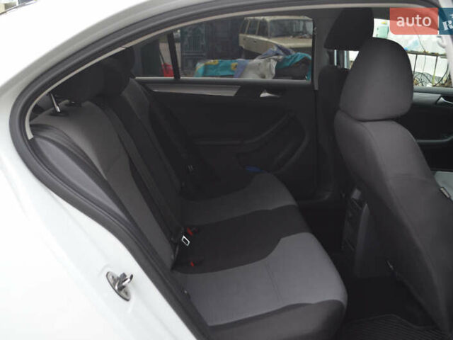 Фольксваген Джетта 2016 в Киеве на Automoto.ua Белый Фольксваген Джетта, объемом двигателя 1.39 л и пробегом 118 тыс. км за 11200 $, фото 14 на Automoto.ua