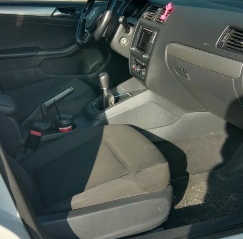 Белый Фольксваген Джетта, объемом двигателя 1.6 л и пробегом 261 тыс. км за 9990 $, фото 3 на Automoto.ua