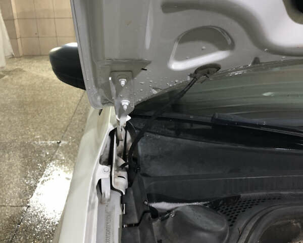Белый Фольксваген Джетта, объемом двигателя 1.4 л и пробегом 155 тыс. км за 10900 $, фото 1 на Automoto.ua