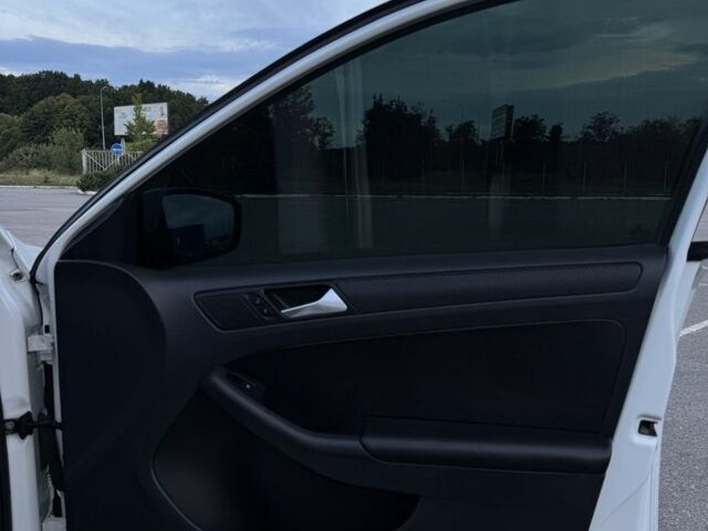 Белый Фольксваген Джетта, объемом двигателя 1.8 л и пробегом 239 тыс. км за 262 $, фото 10 на Automoto.ua