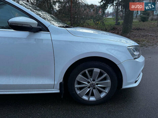 Белый Фольксваген Джетта, объемом двигателя 1.6 л и пробегом 180 тыс. км за 10990 $, фото 4 на Automoto.ua