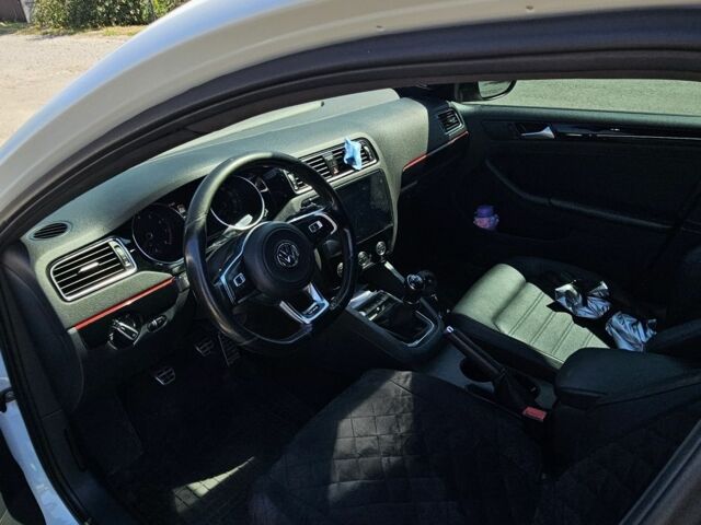 Білий Фольксваген Джетта, об'ємом двигуна 2 л та пробігом 179 тис. км за 11500 $, фото 11 на Automoto.ua