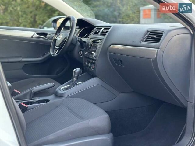 Білий Фольксваген Джетта, об'ємом двигуна 1.6 л та пробігом 52 тис. км за 14500 $, фото 33 на Automoto.ua