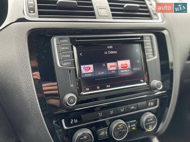 Фольксваген Джетта 2016 в Одессе на Automoto.ua Белый Фольксваген Джетта, объемом двигателя 1.6 л и пробегом 132 тыс. км за 13000 $, фото 17 на Automoto.ua