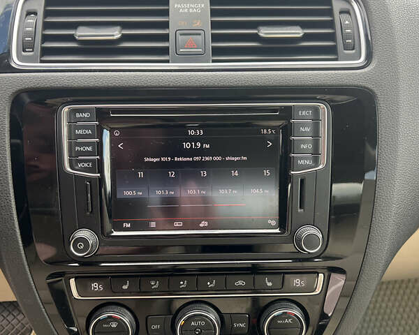 Белый Фольксваген Джетта, объемом двигателя 1.8 л и пробегом 159 тыс. км за 11000 $, фото 19 на Automoto.ua