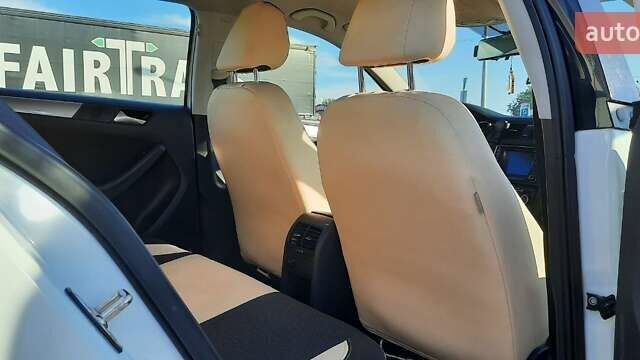 Білий Фольксваген Джетта, об'ємом двигуна 1.6 л та пробігом 167 тис. км за 11300 $, фото 12 на Automoto.ua