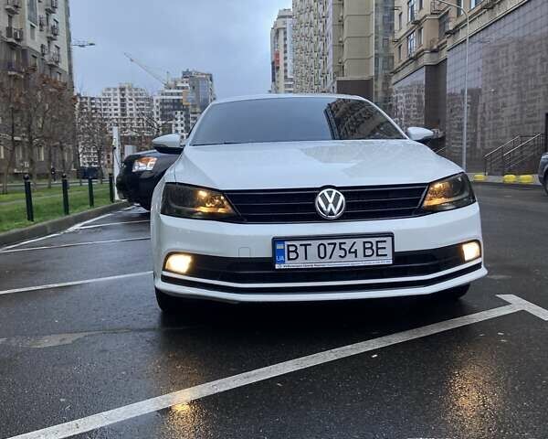 Белый Фольксваген Джетта, объемом двигателя 1.6 л и пробегом 180 тыс. км за 10600 $, фото 3 на Automoto.ua