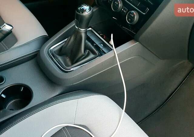 Белый Фольксваген Джетта, объемом двигателя 1.6 л и пробегом 150 тыс. км за 12500 $, фото 31 на Automoto.ua