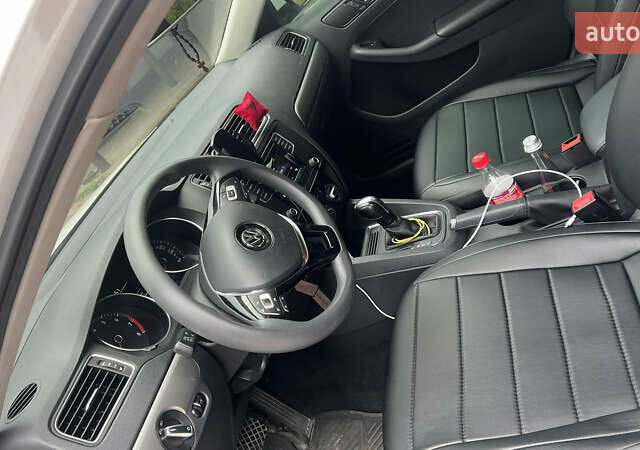 Белый Фольксваген Джетта, объемом двигателя 1.4 л и пробегом 96 тыс. км за 11800 $, фото 9 на Automoto.ua