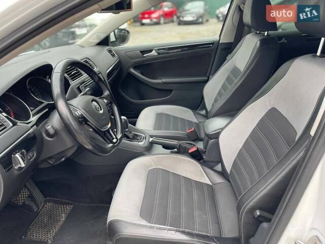 Фольксваген Джетта 2016 в Одессе на Automoto.ua Белый Фольксваген Джетта, объемом двигателя 1.6 л и пробегом 132 тыс. км за 13000 $, фото 9 на Automoto.ua