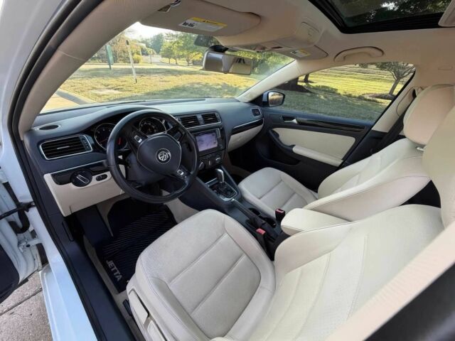 Фольксваген Джетта 2016 в Житомире на Automoto.ua Белый Фольксваген Джетта, объемом двигателя 1.8 л и пробегом 80 тыс. км за 2000 $, фото 8 на Automoto.ua