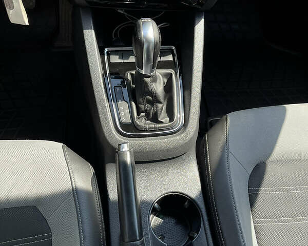 Білий Фольксваген Джетта, об'ємом двигуна 1.6 л та пробігом 173 тис. км за 11000 $, фото 18 на Automoto.ua