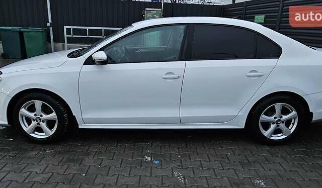 Білий Фольксваген Джетта, об'ємом двигуна 1.6 л та пробігом 139 тис. км за 10500 $, фото 4 на Automoto.ua