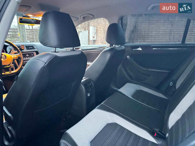 Белый Фольксваген Джетта, объемом двигателя 1.6 л и пробегом 180 тыс. км за 10990 $, фото 24 на Automoto.ua