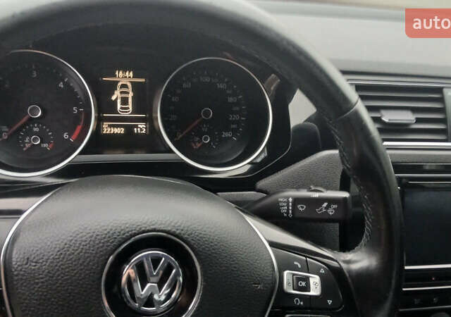 Білий Фольксваген Джетта, об'ємом двигуна 1.6 л та пробігом 230 тис. км за 12000 $, фото 2 на Automoto.ua