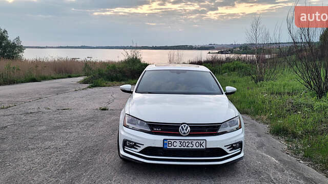 Белый Фольксваген Джетта, объемом двигателя 1.98 л и пробегом 64 тыс. км за 13000 $, фото 1 на Automoto.ua