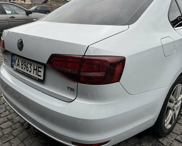 Білий Фольксваген Джетта, об'ємом двигуна 1.39 л та пробігом 98 тис. км за 11000 $, фото 4 на Automoto.ua