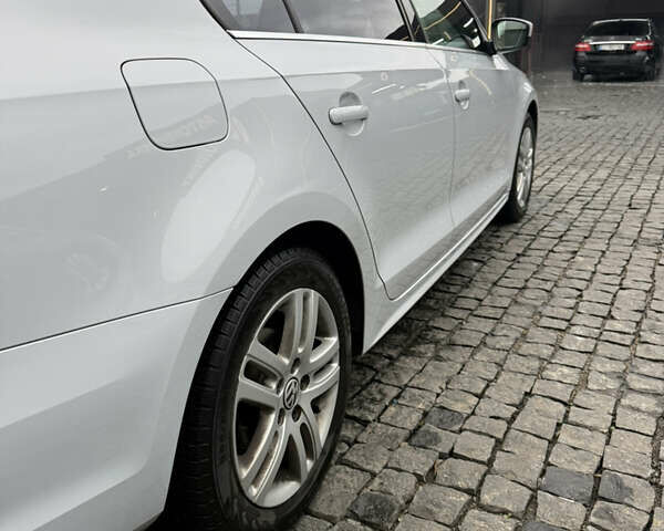 Білий Фольксваген Джетта, об'ємом двигуна 1.39 л та пробігом 98 тис. км за 11000 $, фото 3 на Automoto.ua